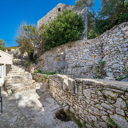 Nonna, 1800s House Renovated In 2023 빌라
