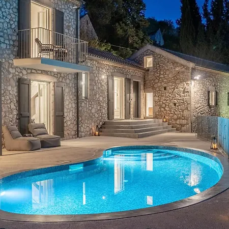 Nonna, 1800s House Renovated In 2023 Vila