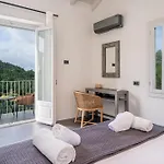 Nonna, 1800s House Renovated In 2023