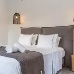 Nonna, 1800s House Renovated In 2023 *