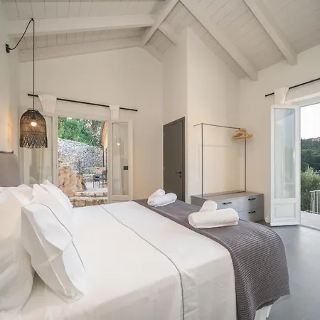 Nonna, 1800s House Renovated In 2023 Fiskardo