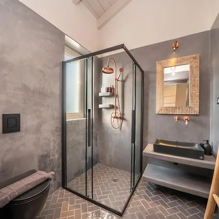 Nonna, 1800s House Renovated In 2023 *